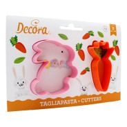 DECORA TAGLIAPASTA IN PLASTICA CONIGLIO E CAROTA